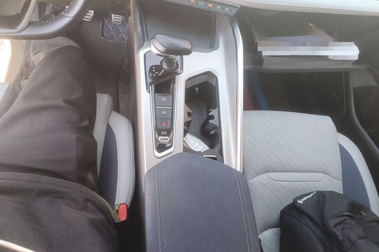 Used Geely Auto Preface 2021 Revised Version 2.0TD Luxury Edition Gear Lever