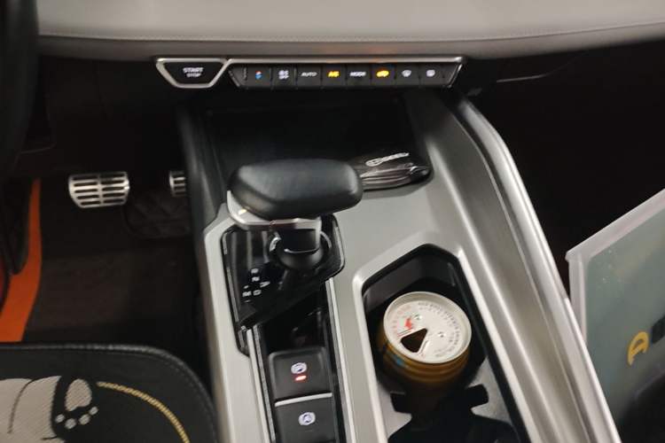Used Geely Auto Preface 2021 Revised Version 2.0TD Luxury Edition Gear Lever