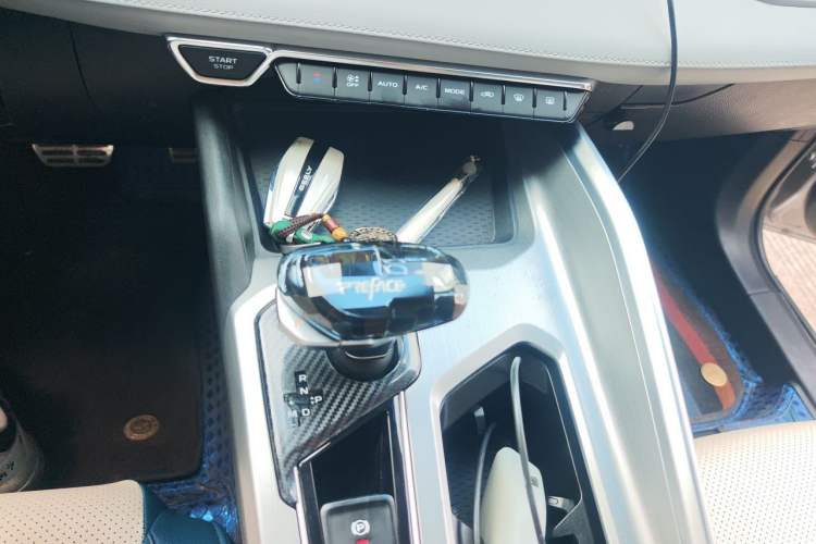 Used Geely Auto Preface 2021 Revised Version 2.0TD Luxury Edition Gear Lever