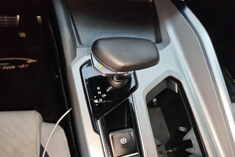 Used Geely Auto Preface 2021 Revised Version 2.0TD Luxury Edition Gear Lever