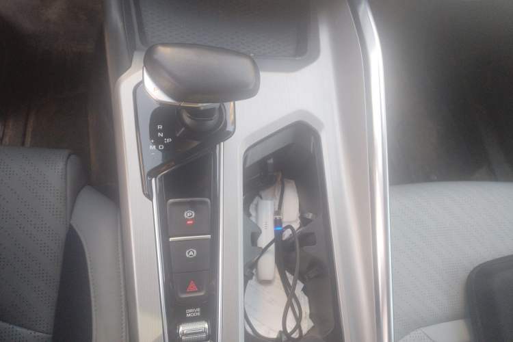 Used Geely Auto Preface 2021 Revised Version 2.0TD Luxury Edition Gear Lever