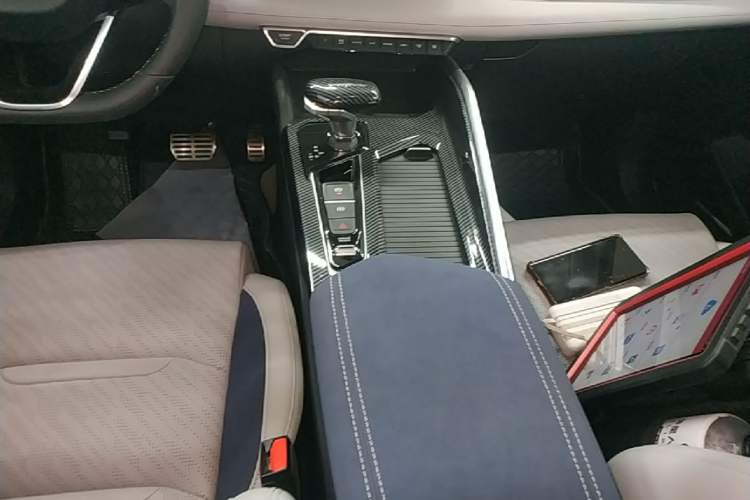 Used Geely Auto Preface 2021 Revised Version 2.0TD Luxury Edition Gear Lever