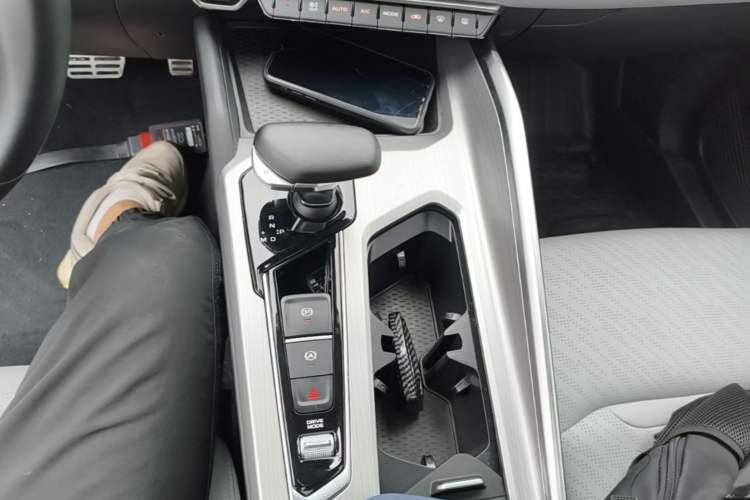 Used Geely Auto Preface 2021 Revised Version 2.0TD Luxury Edition Gear Lever