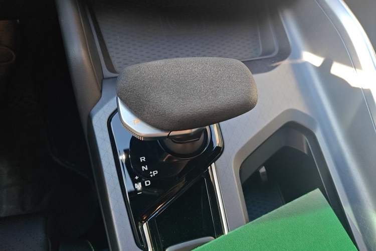 Used Geely Auto Preface 2021 2.0TD Space-Time Edition Starry Celestial Gear Lever