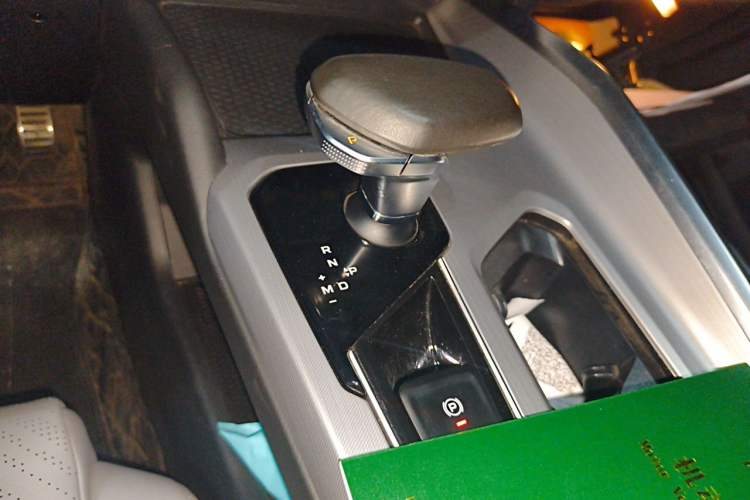 Used Geely Auto Preface 2021 Revised Version 2.0TD Luxury Edition Gear Lever
