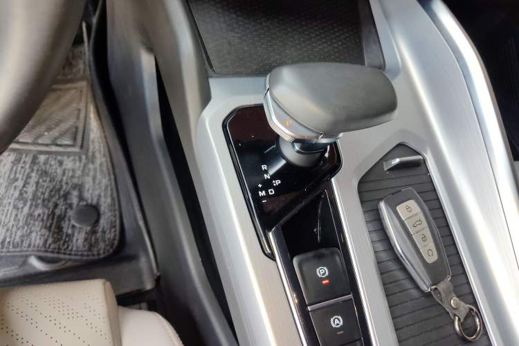 Used Geely Auto Preface 2021 Revised Version 2.0TD Luxury Edition Gear Lever