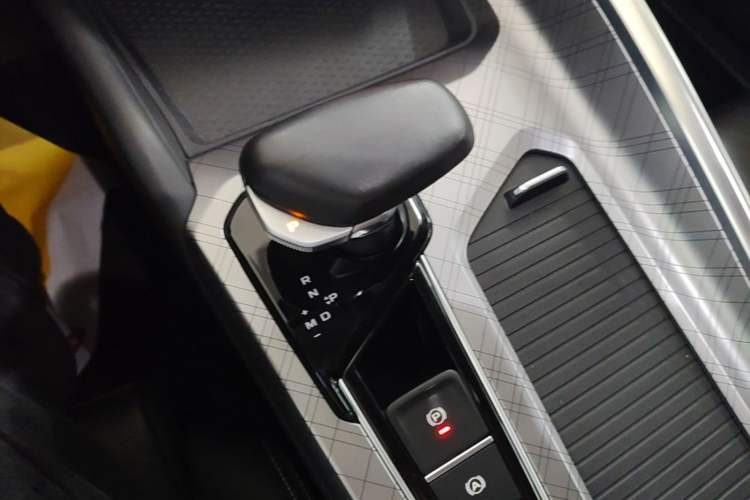 Used Geely Auto Preface 2021 2.0TD Luxury Version Gear Lever