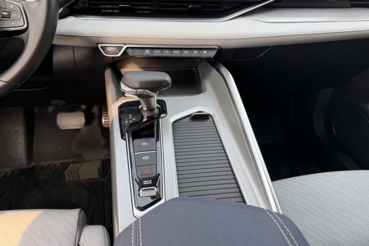 Used Geely Auto Preface 2021 Revised Version 2.0TD Luxury Edition Gear Lever