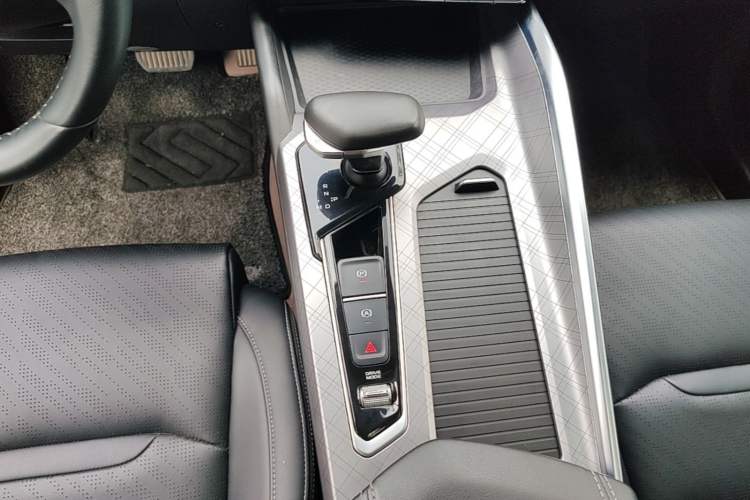 Used Geely Auto Preface 2021 2.0TD Luxury Version Gear Lever