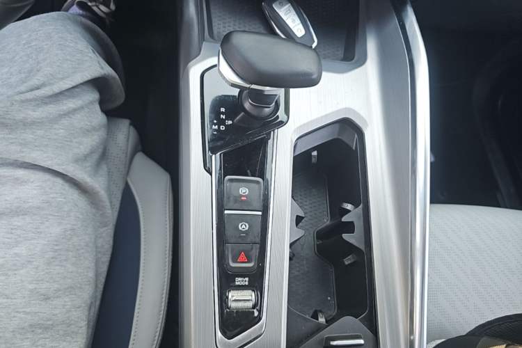 Used Geely Auto Preface 2021 Revised Version 2.0TD Luxury Edition Gear Lever