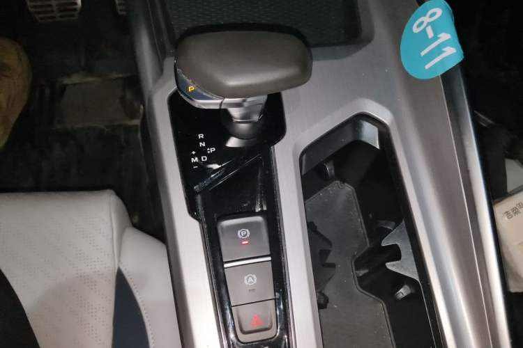 Used Geely Auto Preface 2021 Revised Version 2.0TD Luxury Edition Gear Lever