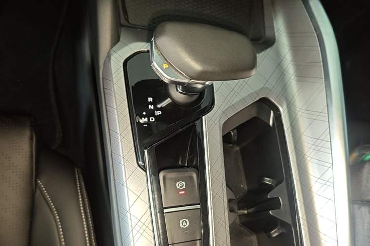 Used Geely Auto Preface 2021 2.0TD Luxury Version Gear Lever