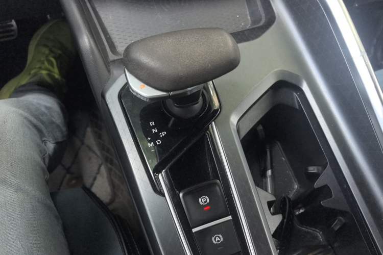 Used Geely Auto Preface 2021 2.0TD Space-Time Edition Starry Celestial Gear Lever