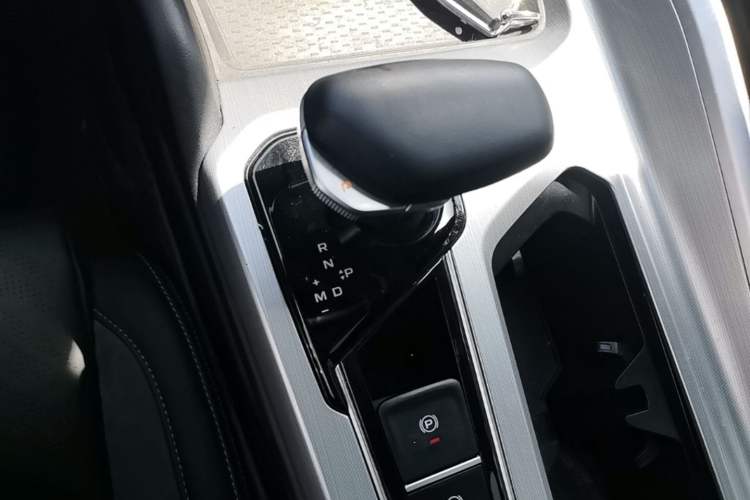 Used Geely Auto Preface 2021 Revised Version 2.0TD Luxury Edition Gear Lever