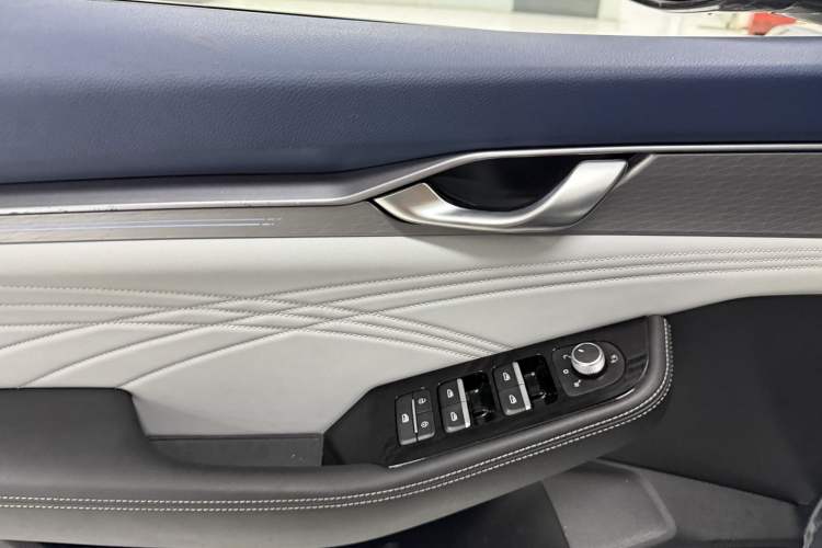 Used Geely Auto Preface 2021 2.0TD Luxury Version Interior 4