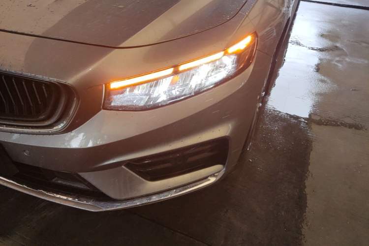 Used Geely Auto Preface 2021 Revised Version 2.0TD Luxury Edition Left Front Headlight