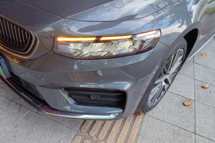 Used Geely Auto Preface 2021 Revised Version 2.0TD Luxury Edition Left Front Headlight