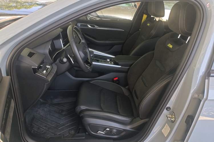 Used Geely Auto Preface 2021 2.0TD Space-Time Edition Starry Celestial Left Front Seat