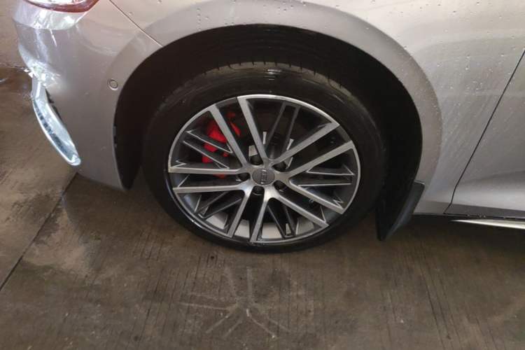 Used Geely Auto Preface 2021 Revised Version 2.0TD Luxury Edition Left Front Wheel Hub