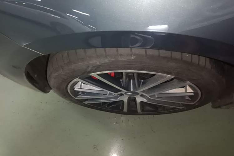 Used Geely Auto Preface 2021 Revised Version 2.0TD Luxury Edition Left Front Wheel Hub