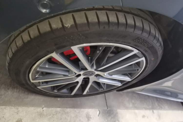Used Geely Auto Preface 2021 Revised Version 2.0TD Luxury Edition Left Front Wheel Hub