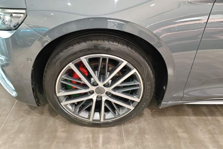 Used Geely Auto Preface 2021 Revised Version 2.0TD Luxury Edition Left Front Wheel Hub