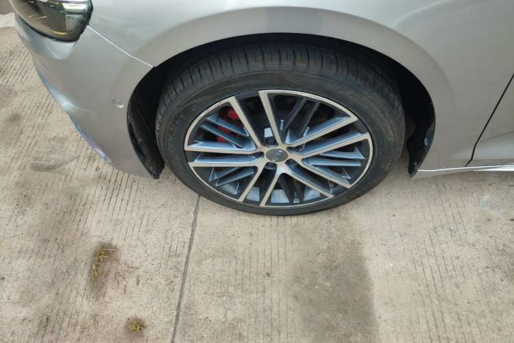 Used Geely Auto Preface 2021 Revised Version 2.0TD Luxury Edition Left Front Wheel Hub