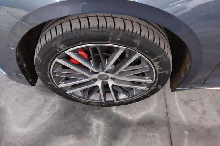Used Geely Auto Preface 2021 Revised Version 2.0TD Luxury Edition Left Front Wheel Hub