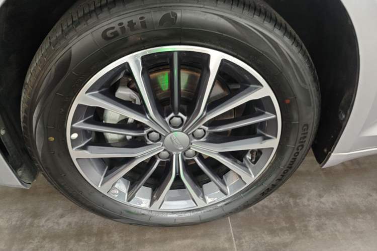Used Geely Auto Preface 2021 2.0TD Luxury Version Left Front Wheel Hub