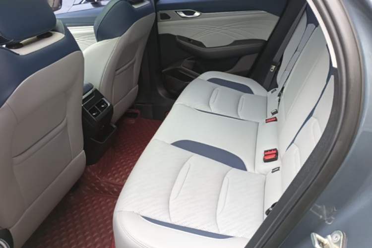 Used Geely Auto Preface 2021 Revised Version 2.0TD Luxury Edition Left Rear Seat