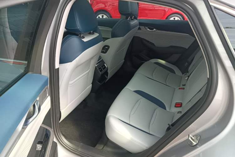 Used Geely Auto Preface 2021 2.0TD Flagship Edition Left Rear Seat