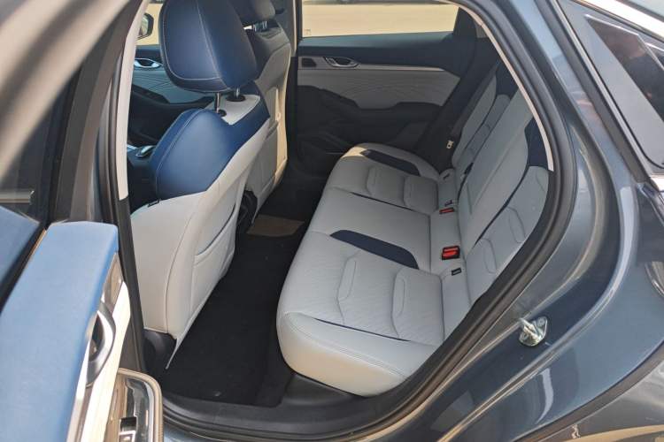 Used Geely Auto Preface 2021 Revised Version 2.0TD Luxury Edition Left Rear Seat