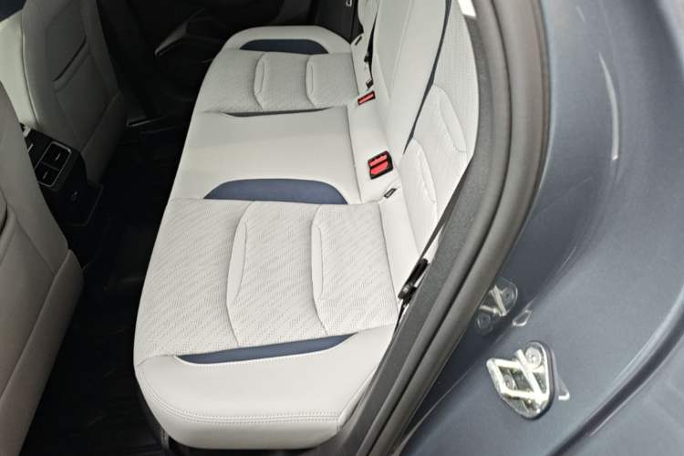 Used Geely Auto Preface 2021 Revised Version 2.0TD Luxury Edition Left Rear Seat