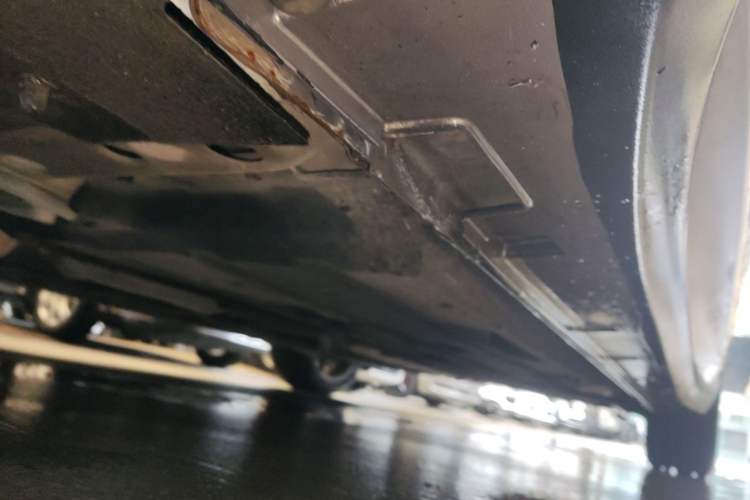 Used Geely Auto Preface 2021 Revised Version 2.0TD Luxury Edition Left Side Sill
