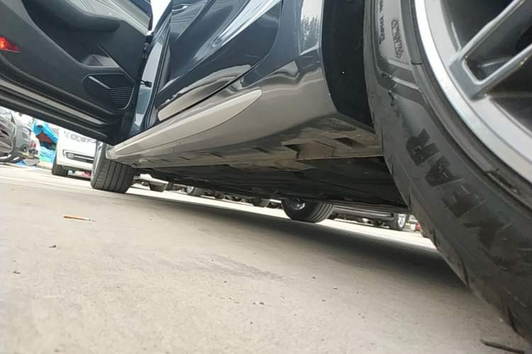 Used Geely Auto Preface 2021 Revised Version 2.0TD Luxury Edition Left Side Sill