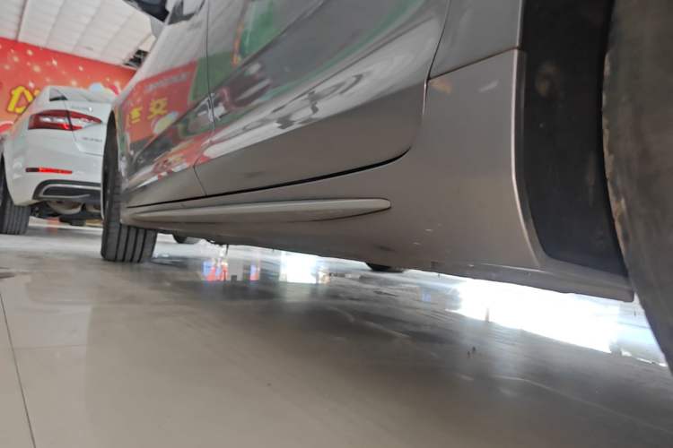 Used Geely Auto Preface 2021 Revised Version 2.0TD Luxury Edition Left Side Sill