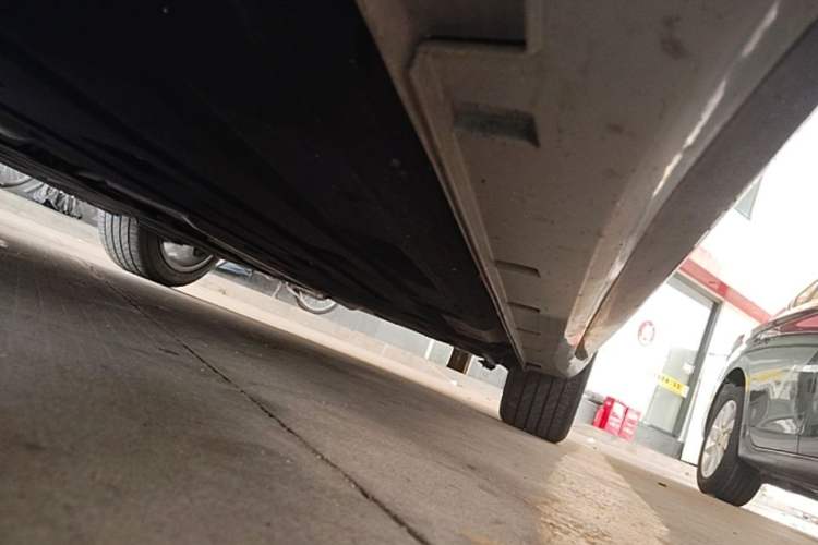 Used Geely Auto Preface 2021 2.0TD Luxury Version Left Side Sill