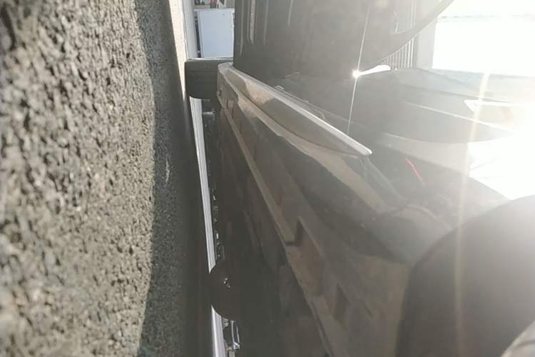 Used Geely Auto Preface 2021 2.0TD Luxury Version Left Side Sill