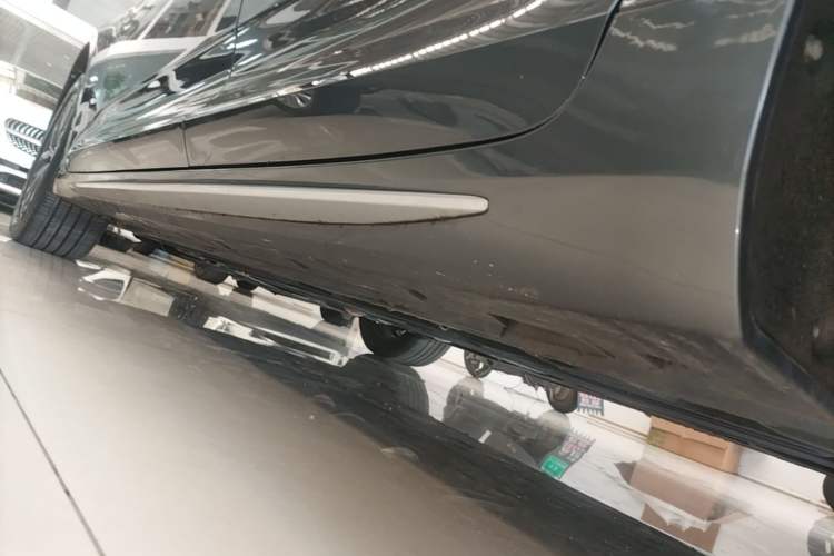 Used Geely Auto Preface 2021 2.0TD Luxury Version Left Side Sill