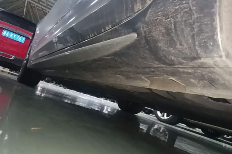 Used Geely Auto Preface 2021 Revised Version 2.0TD Luxury Edition Left Side Sill