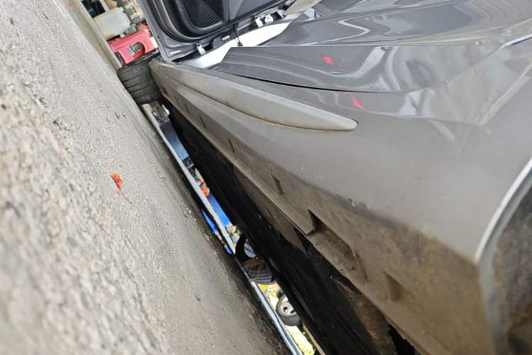 Used Geely Auto Preface 2021 2.0TD Luxury+ Version Left Side Sill