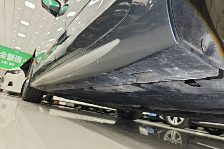 Used Geely Auto Preface 2021 Revised Version 2.0TD Luxury Edition Left Side Sill