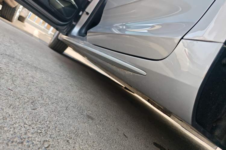 Used Geely Auto Preface 2021 2.0TD Luxury+ Version Left Side Sill