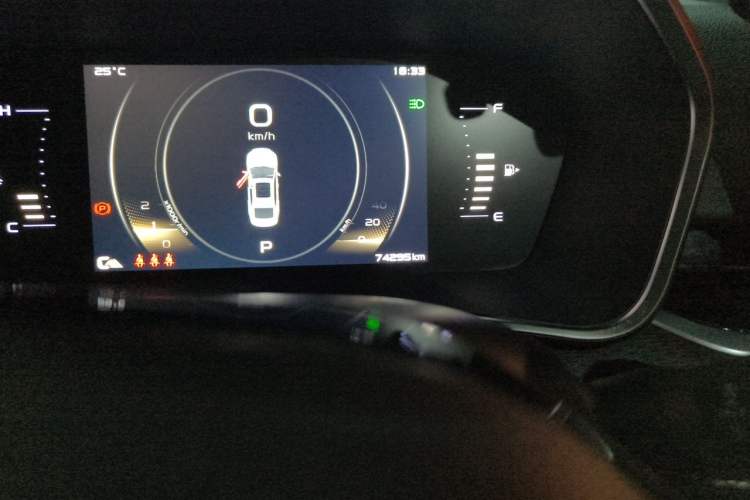Used Geely Auto Preface 2021 2.0TD Luxury Version Odometer Close Up