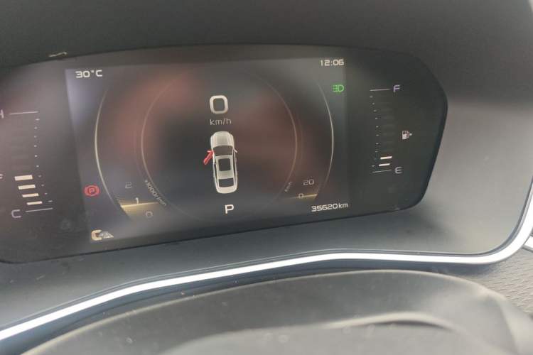 Used Geely Auto Preface 2021 2.0TD Luxury Version Odometer Close Up