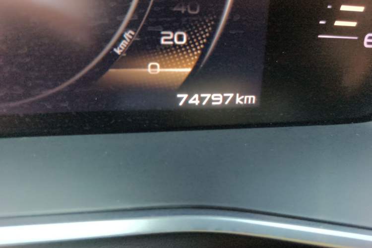 Used Geely Auto Preface 2021 2.0TD Luxury Version Odometer Close Up