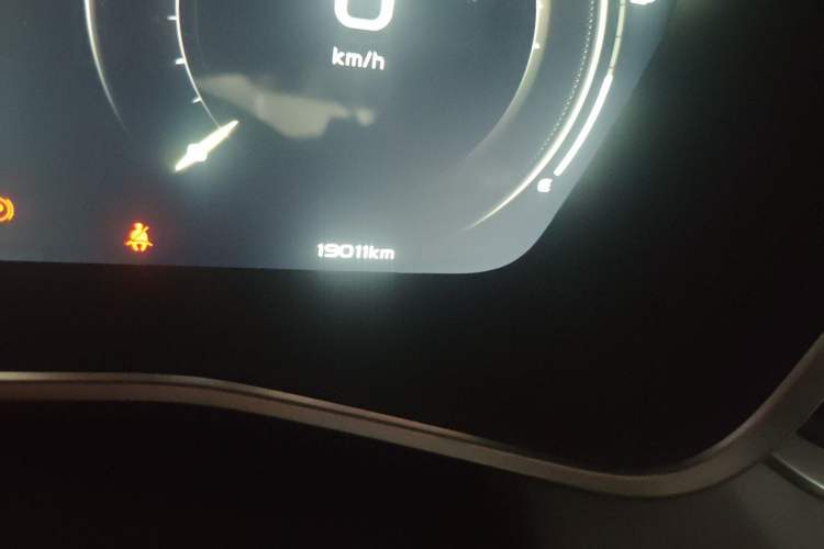 Used Geely Auto Preface 2021 Revised Version 2.0TD Luxury Edition Odometer Close Up