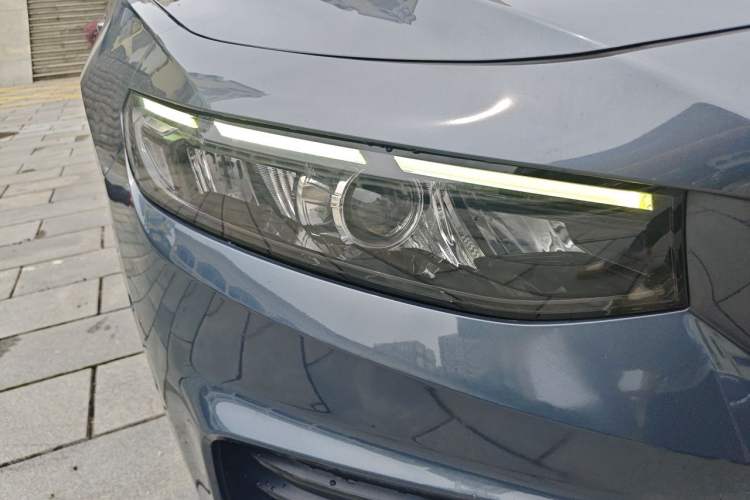 Used Geely Auto Preface 2021 2.0TD Luxury Version Right Front Headlight