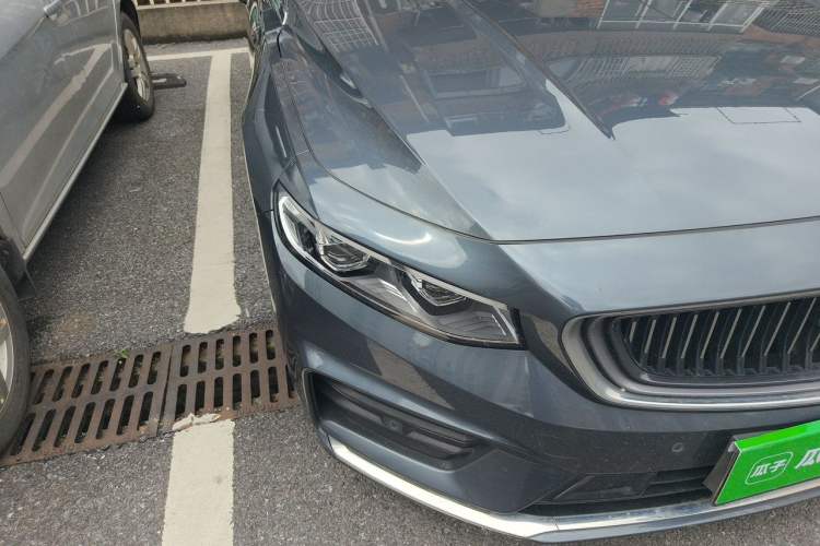 Used Geely Auto Preface 2021 2.0TD Luxury Version Right Front Headlight