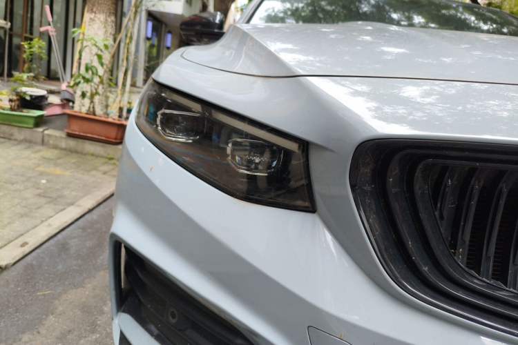 Used Geely Auto Preface 2021 2.0TD Space-Time Edition Starry Celestial Right Front Headlight